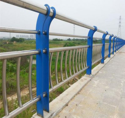 不锈钢复合管护栏可以承受多少重量?